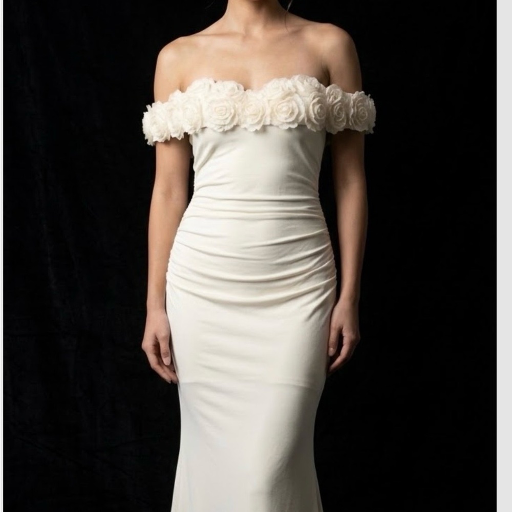 Chic Strapless Cream Dress with Floral Accents